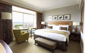 London_Hilton_on_Park_Lane_Chelsea_Suite_Bedroom_FP