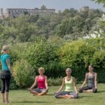 Yoga im Garten