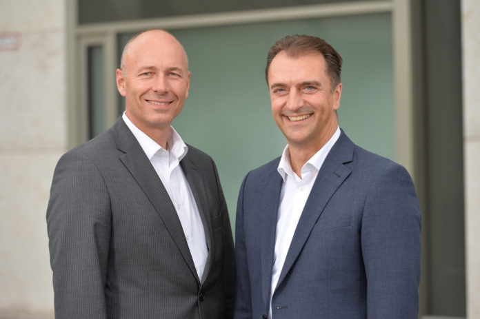 Christian Lorenz (rechts) und Frank Haensel, Geschäftsführung der beauty alliance (Foto: Carlos Albquerque)